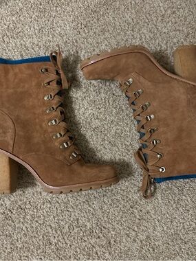 Women’s Tan Suede Lace-Up Block Heel Boots